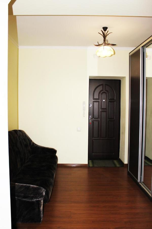 Центр Міста Однокімнатна Новобудова Apartment Lutsk Ngoại thất bức ảnh