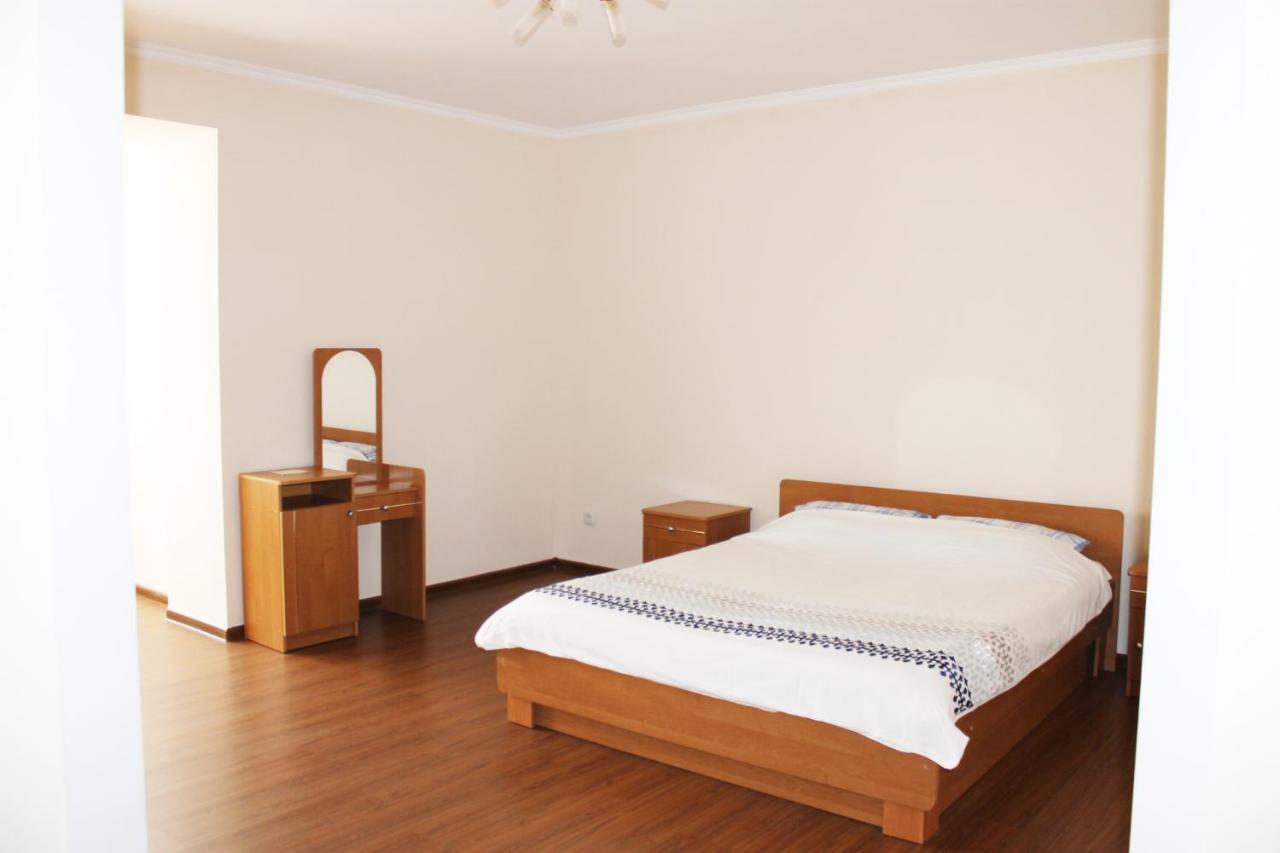 Центр Міста Однокімнатна Новобудова Apartment Lutsk Ngoại thất bức ảnh